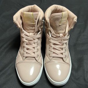 GUESS SNEAKERS